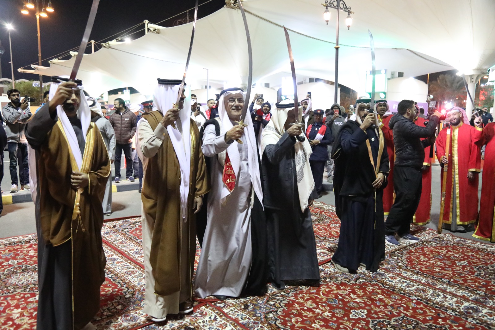 المحافظة الشمالية تقيم فعالية العرضة الشعبية بمناسبة الأعياد الوطنية في جسر الملك فهد<